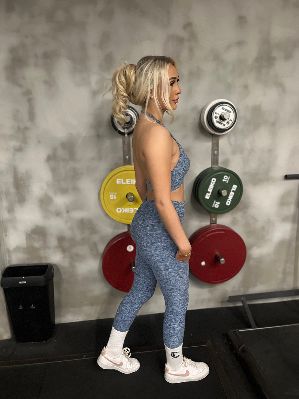 ‘V Back Scrunch Leggings’ with side pockets - Cloudy Blue