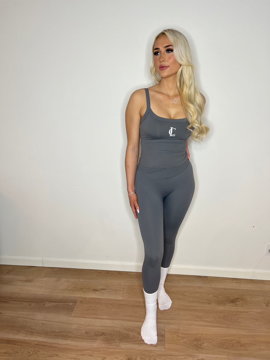 ‘Signature Scrunch Leggings’ with V cross front - Cool Grey